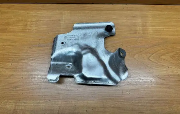 BMW 7 F01 F02 F03 F04 Heat shield in engine bay 7224341 24640010 51487224341
