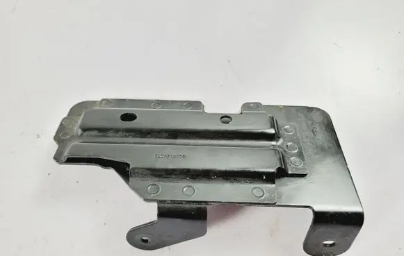 Nissan Pathfinder R52 Battery tray 5L205AC035 L204B039