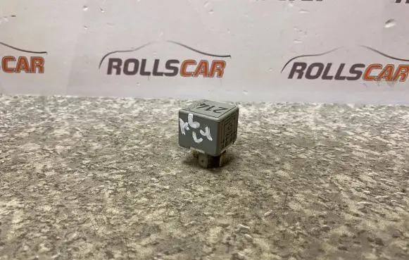 Audi A6 S6 C4 4A Other relay 443951253K 899512000