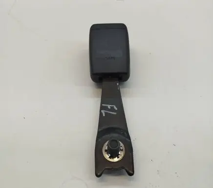 Mitsubishi Pajero Front seatbelt buckle G3693