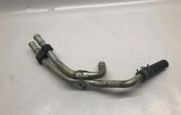 Volkswagen Touareg II Engine coolant pipe/hose 7P0819308