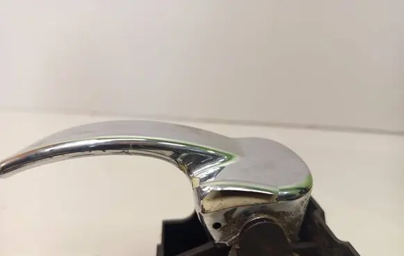 Nissan Pathfinder R51 Front door interior handle 