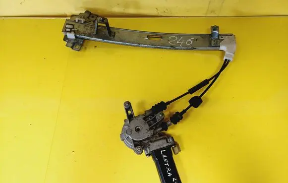 Hyundai Lantra I Rear door window regulator with motor