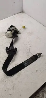 Volkswagen PASSAT B6 Front seatbelt 3c1857705F