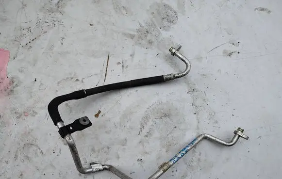 Peugeot 208 I Air conditioning (A/C) pipe/hose 
