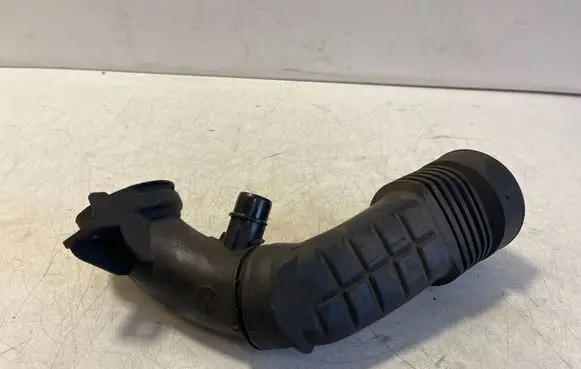 Peugeot Expert Turbo air intake inlet pipe/hose 9801021780