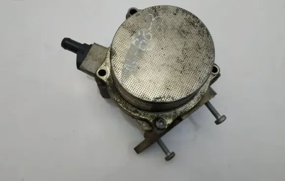 Audi A4 S4 B8 8K Vacuum pump 06H145100AB