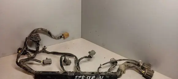 Mazda 323 Fuel injector wires 