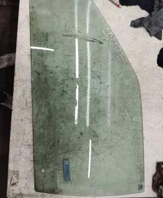 Audi 80 90 B3 Front door window/glass (coupe) 43R001026 D0127M25100AS2