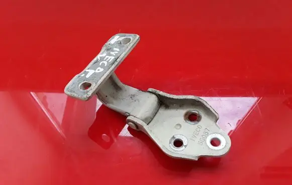 Iveco Daily 35 - 40.10 Front door upper hinge 56087
