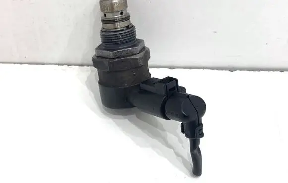 Volkswagen Sharan Fuel pressure sensor 057130764AB