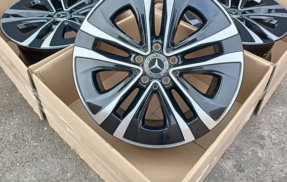 Mercedes-Benz CLA C118 X118 R18 alloy rim A1774013100