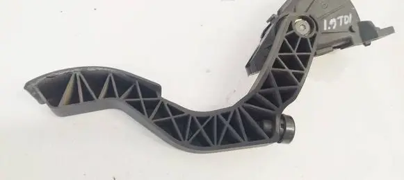 Volkswagen PASSAT B5 Accelerator throttle pedal 