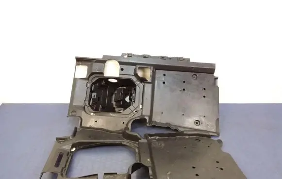 Trunk/boot lower side trim panel