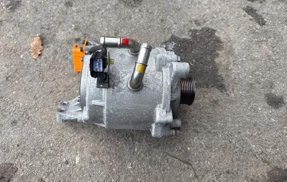 Hyundai Tucson IV NX4 Generator/alternator 373902M900