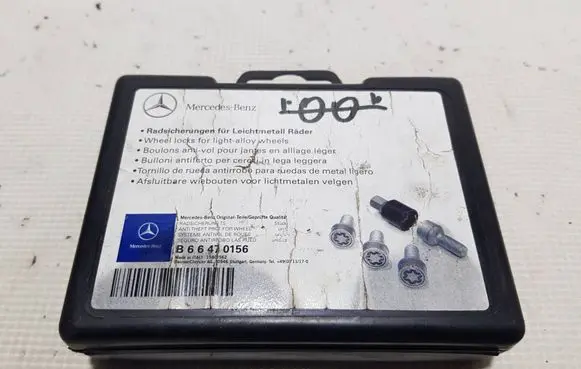 Mercedes-Benz S W221 Anti-theft wheel nuts and lock B66470156DDR B66470156