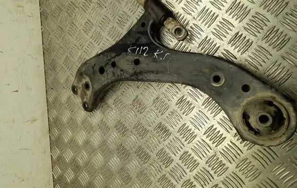 Lexus ES VII XZ10 Front lower control arm/wishbone 052