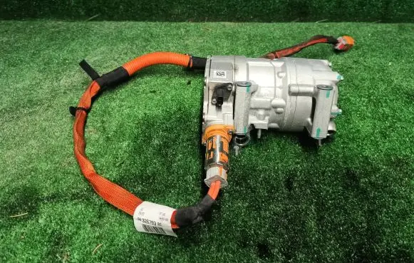 Opel Mokka B Air conditioning (A/C) compressor (pump) 9855610380