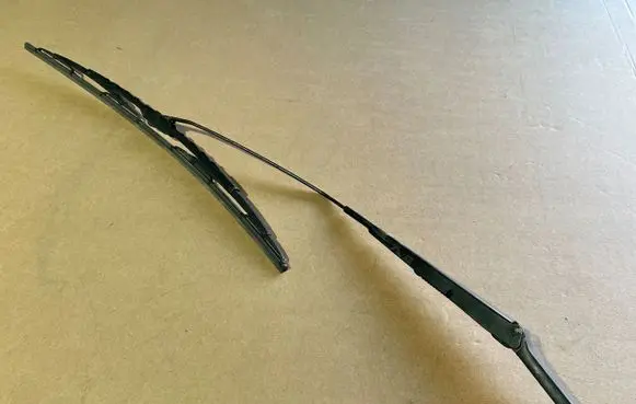 Volkswagen Transporter - Caravelle T5 Front wiper blade arm 7E2955409A