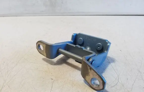 Nissan Leaf I (ZE0) Rear door upper hinge A047742