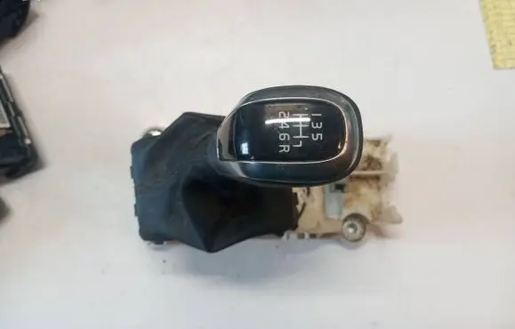 Volvo S60 Gear shifter/selector 1000301099