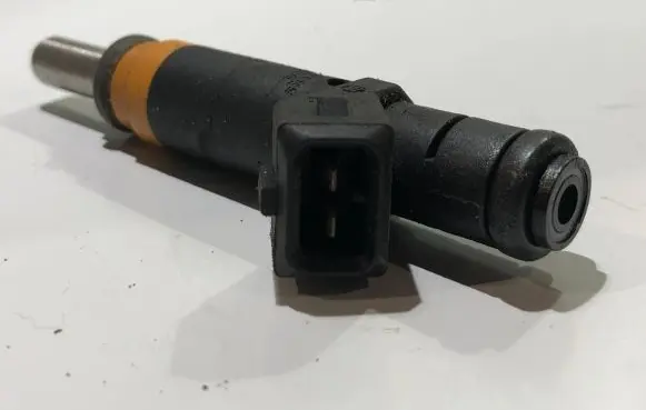 BMW 7 E65 E66 Fuel injector 7506924