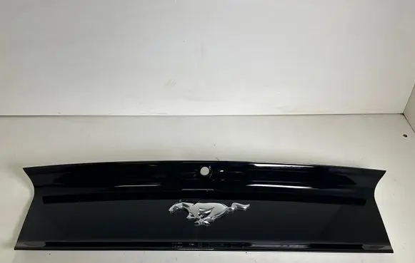 Ford Mustang VI Tailgate trim 6343504