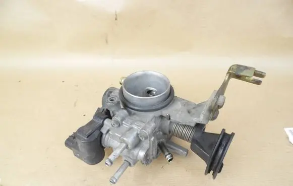 Toyota Yaris Throttle body valve 