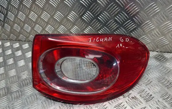 Volkswagen Tiguan Rear/tail lights 5N0945096H 099691028980