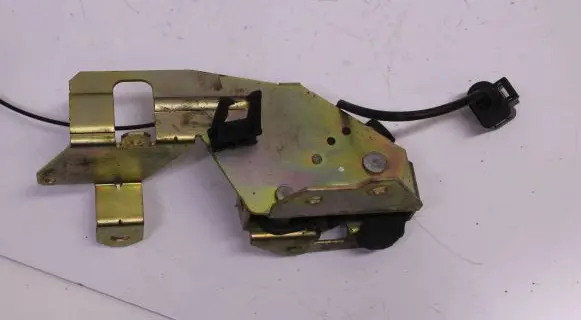 Volkswagen Touareg I Tailgate/trunk/boot lock/catch/latch 7L0827506D