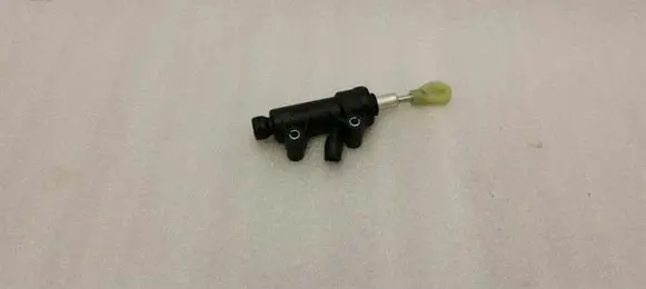 BMW 1 F20 F21 Clutch master cylinder 6773670