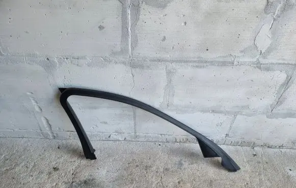 BMW 5 F10 F11 Front door window/glass frame 51337182011
