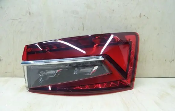 Skoda Superb B8 (3V) Rear/tail lights