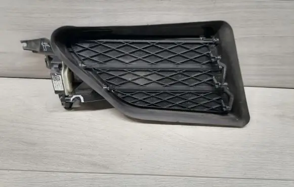 Tesla Model S Intercooler air guide/duct channel 105785100H