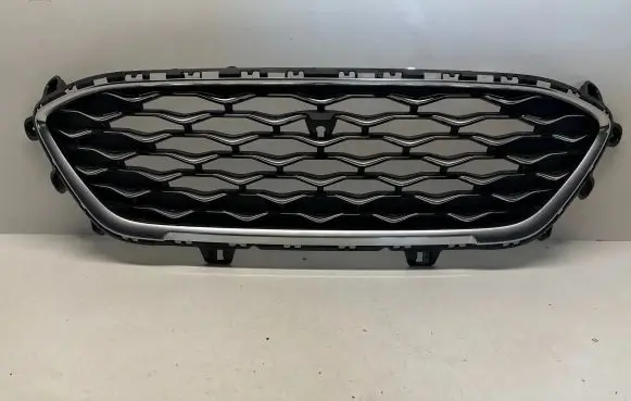 Ford Kuga III Front bumper upper radiator grill LV4B8150U LV4B8200