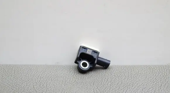 Mercedes-Benz B W246 W242 Airbag deployment crash/impact sensor A1668210151