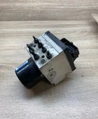 Volkswagen PASSAT B6 ABS Pump 3C0614109T 1670591