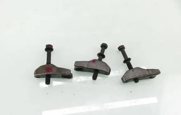 KIA Rio Fuel Injector clamp holder 