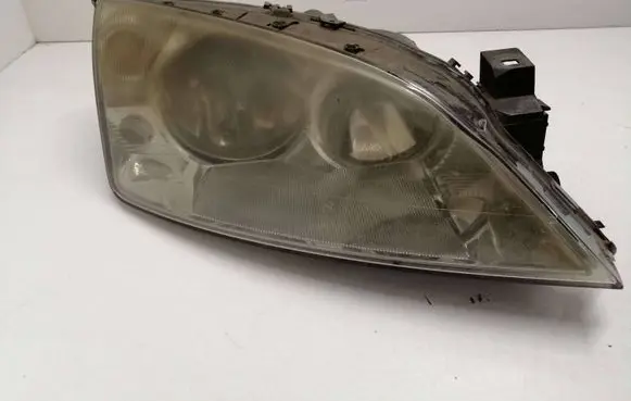 Ford Mondeo Mk III Headlight/headlamp 1S7113005AK 0301174202