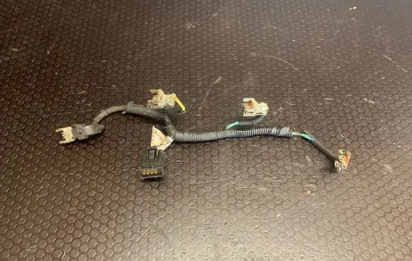 Hyundai Terracan Fuel injector wires 338104X600