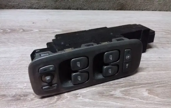 Volvo V70 Electric window control switch 9452939