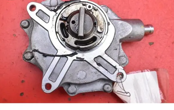 BMW X3 E83 Vacuum pump 724807220