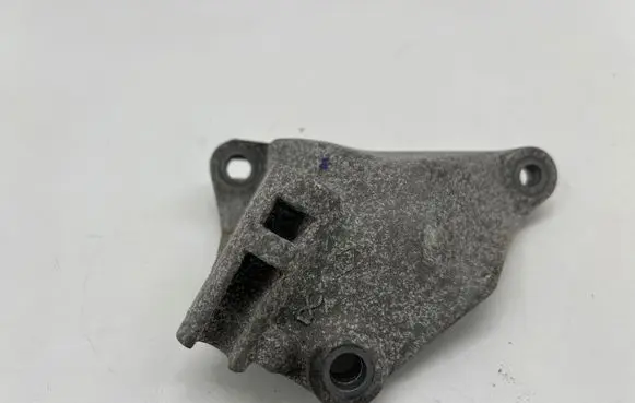 Renault Captur II Generator/alternator bracket 117107507R