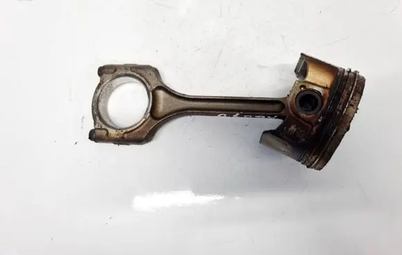 Honda CR-V Piston with connecting rod