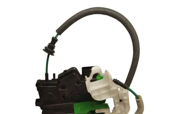 Hyundai i40 Front door lock 813103Z030