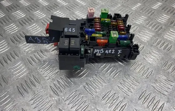 Volkswagen Golf VII Fuse module 5Q0937615B 815830 28062012