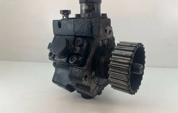 Audi A6 S6 C6 4F Fuel injection high pressure pump 0445010171 059130755S