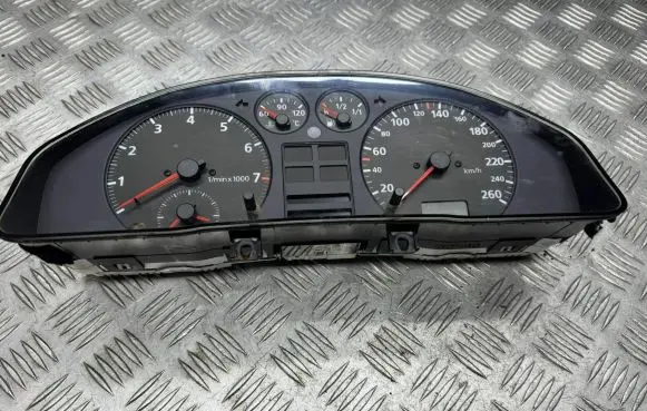 Speedometer (instrument cluster)