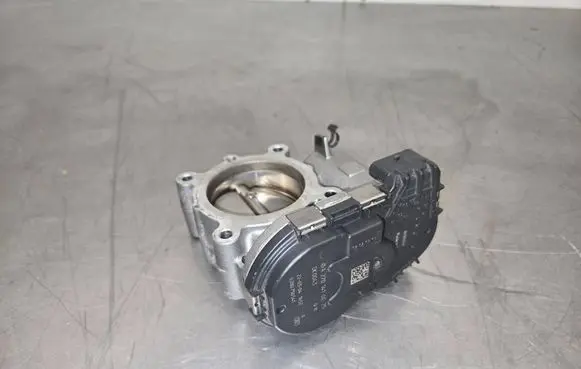Mercedes-Benz GLC C253 Throttle valve A2701410025