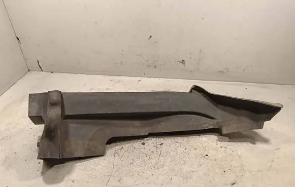 Audi Q7 4M Fender end trim 4M0821170C
